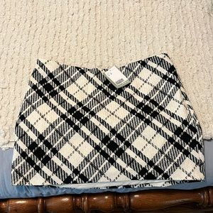 NWT black and white skirt